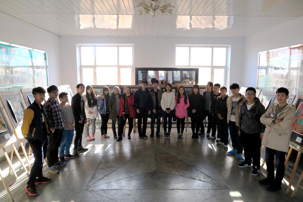 设计系师生参加作品展