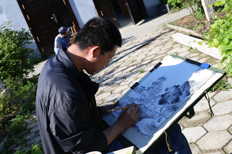 美术与设计学院老师在朗乡进行风景写生
