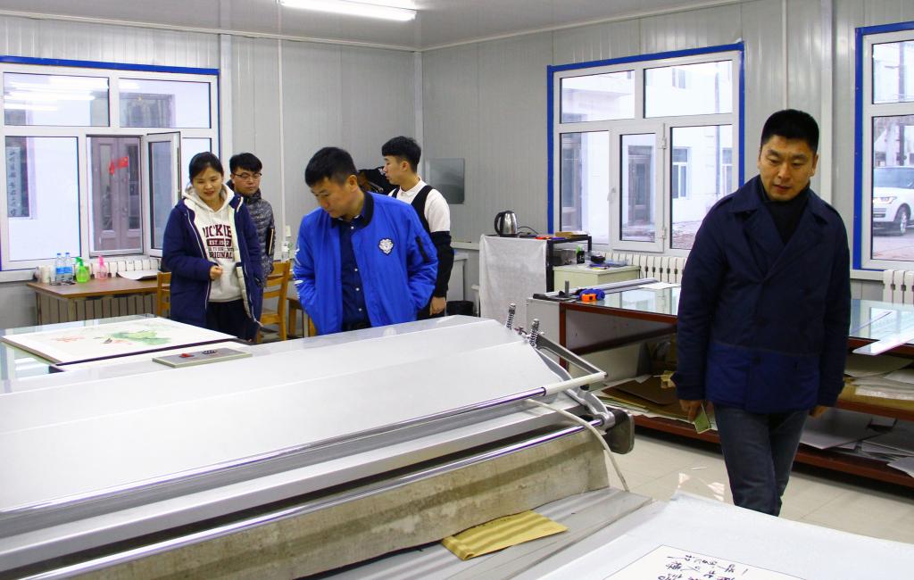 参观外框装裱工作室